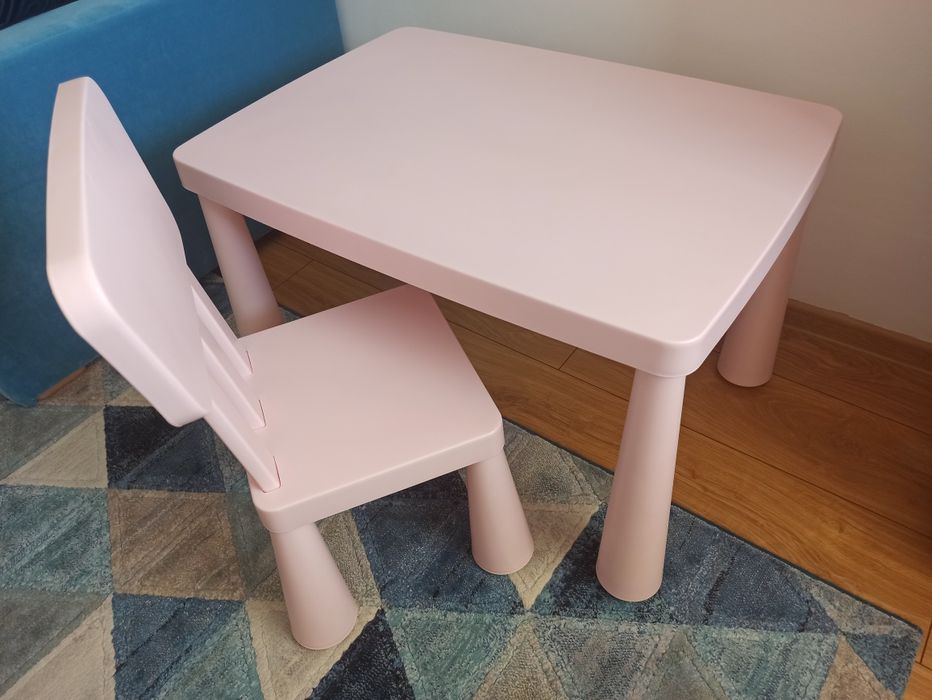 Stolik + krzesełko Ikea Mammut różowe