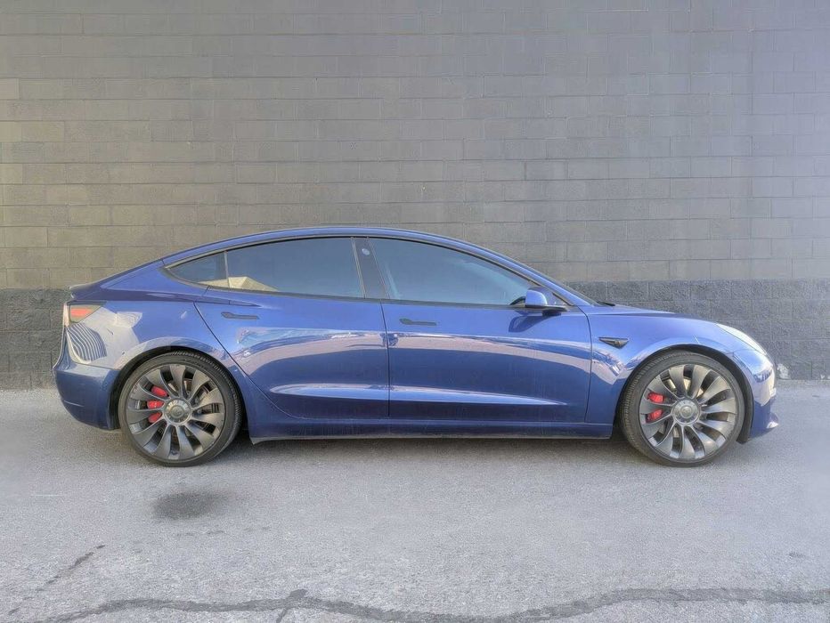 Tesla Model 3 Performance      2021