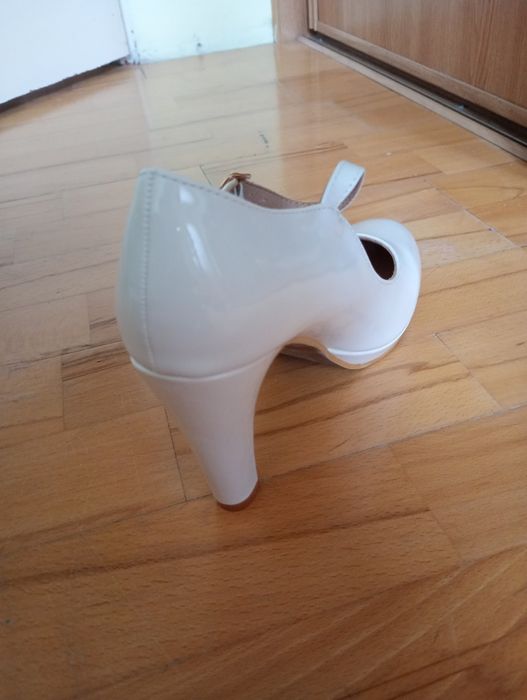 Buty ślubne białe rozmiar 38 na obcasie