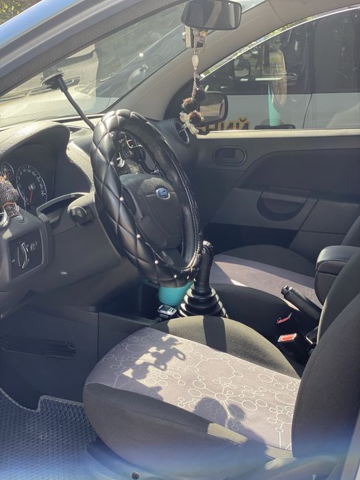 Срочно Ford Fiesta 1.2 газ
