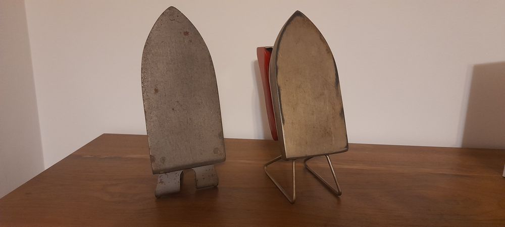 Stare żelazko żelazka 2 sztuki z prl