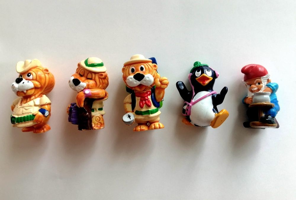 Boneco em plástico da edição HP dos chocolates Kinder