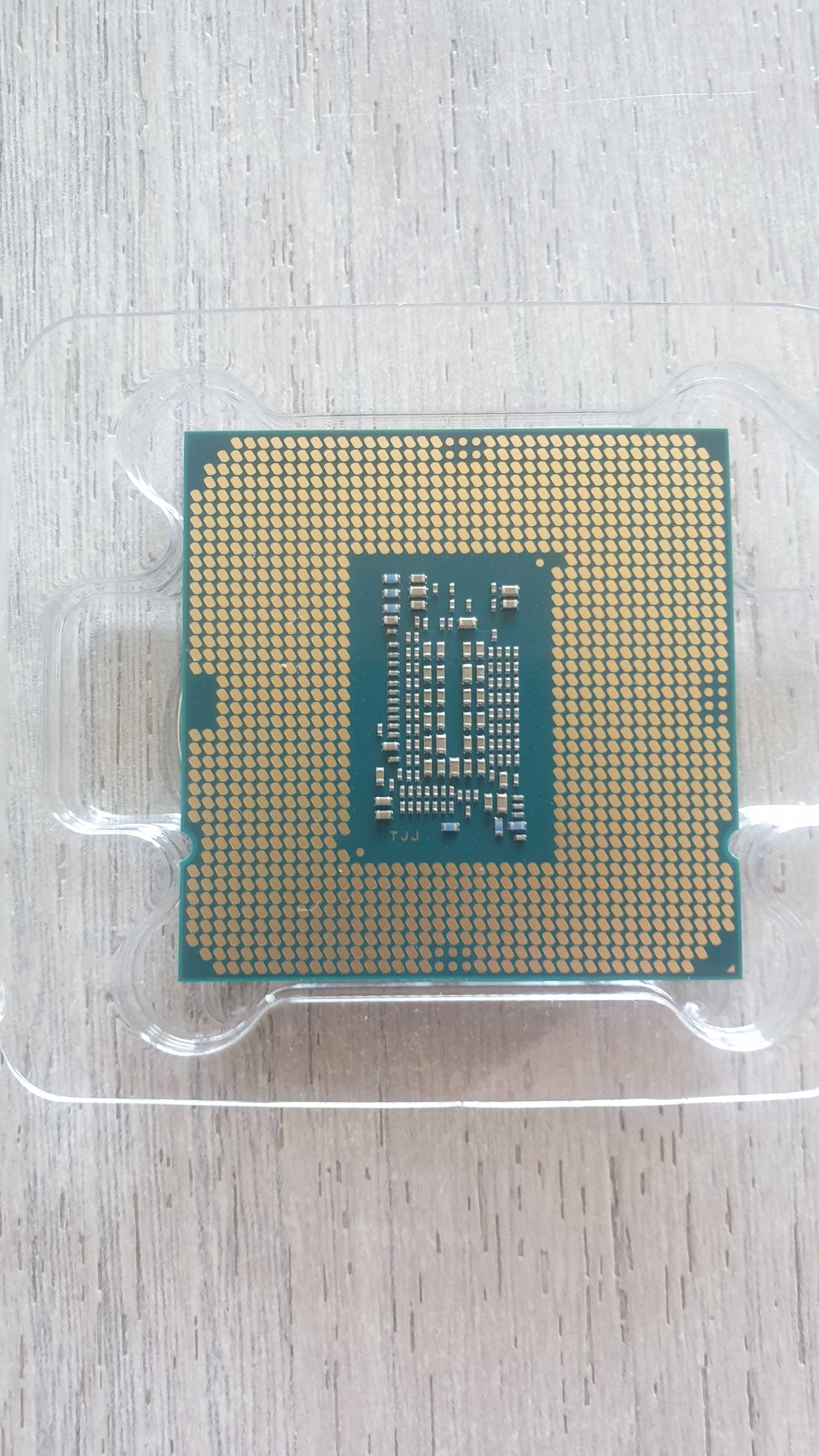 Procesor Intel Core i3-10100f stan idealny