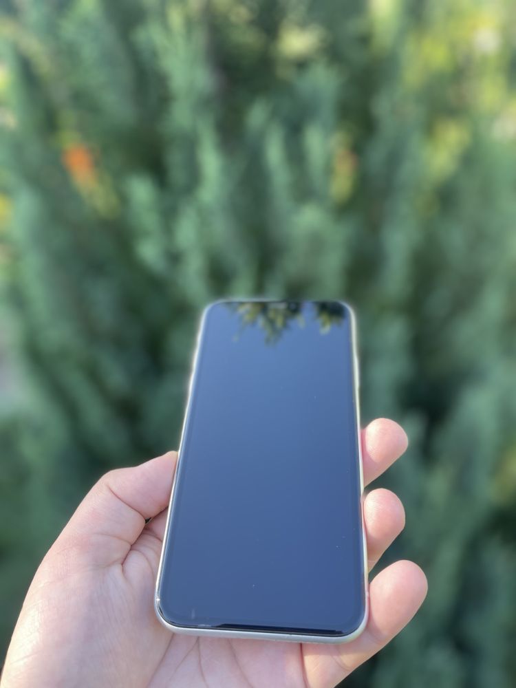 Оформили!! Iphone XR на 128 GB Neverlock в кольорі White