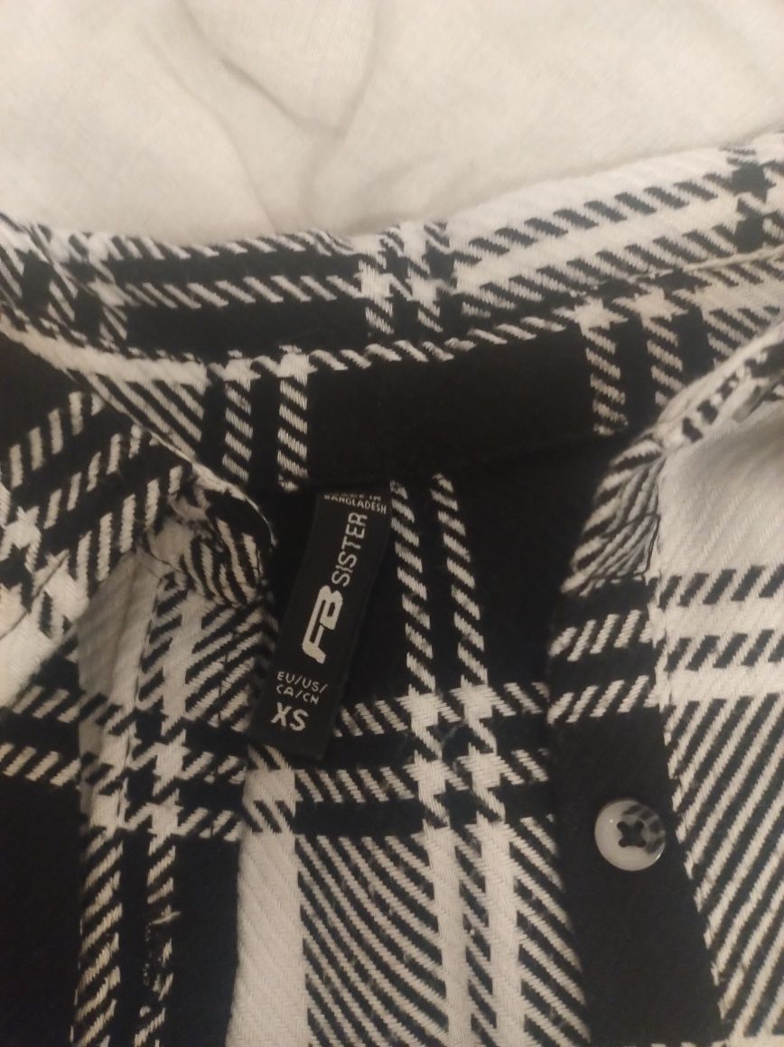 Koszula oversize w kratę czarno biała Basic narzutka