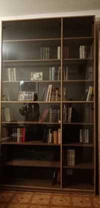 Большой книжный шкаф