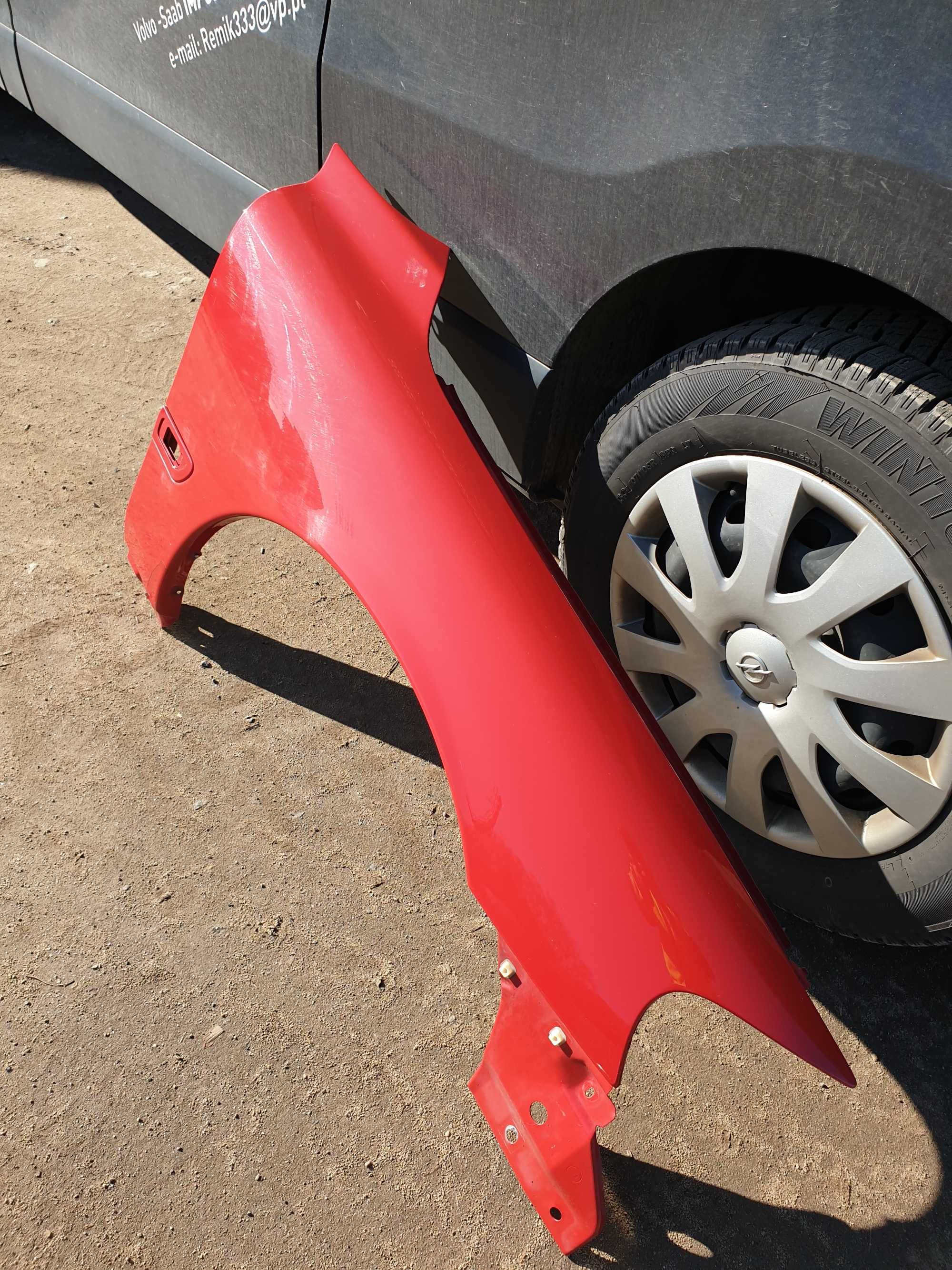 Błotnik prawy volvo V70II S60 2001 - 2005  kolor 612