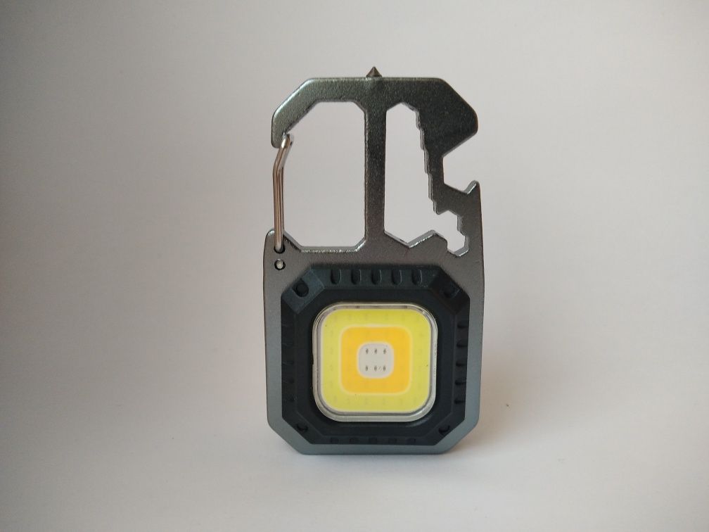Mini latarka Led / wielofunkcyjny brelok / multitool Led