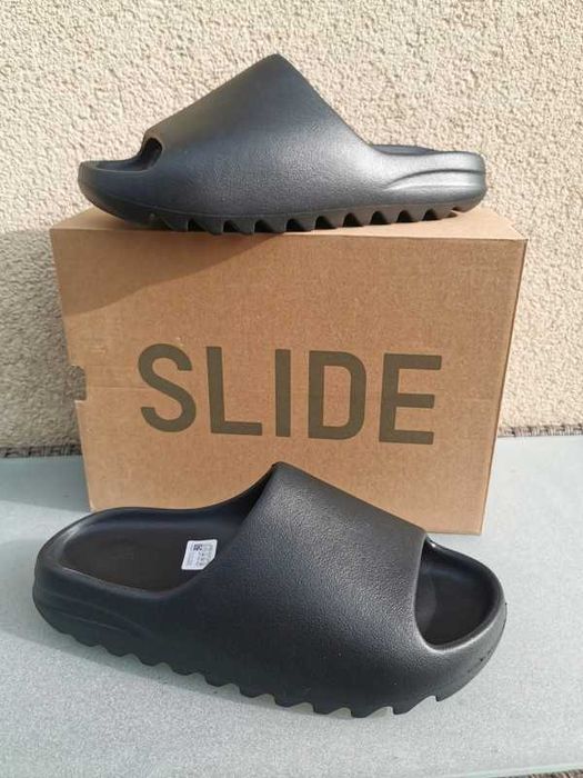 Buty-Trampk-adidas Yeezy Slide Onyx R.40