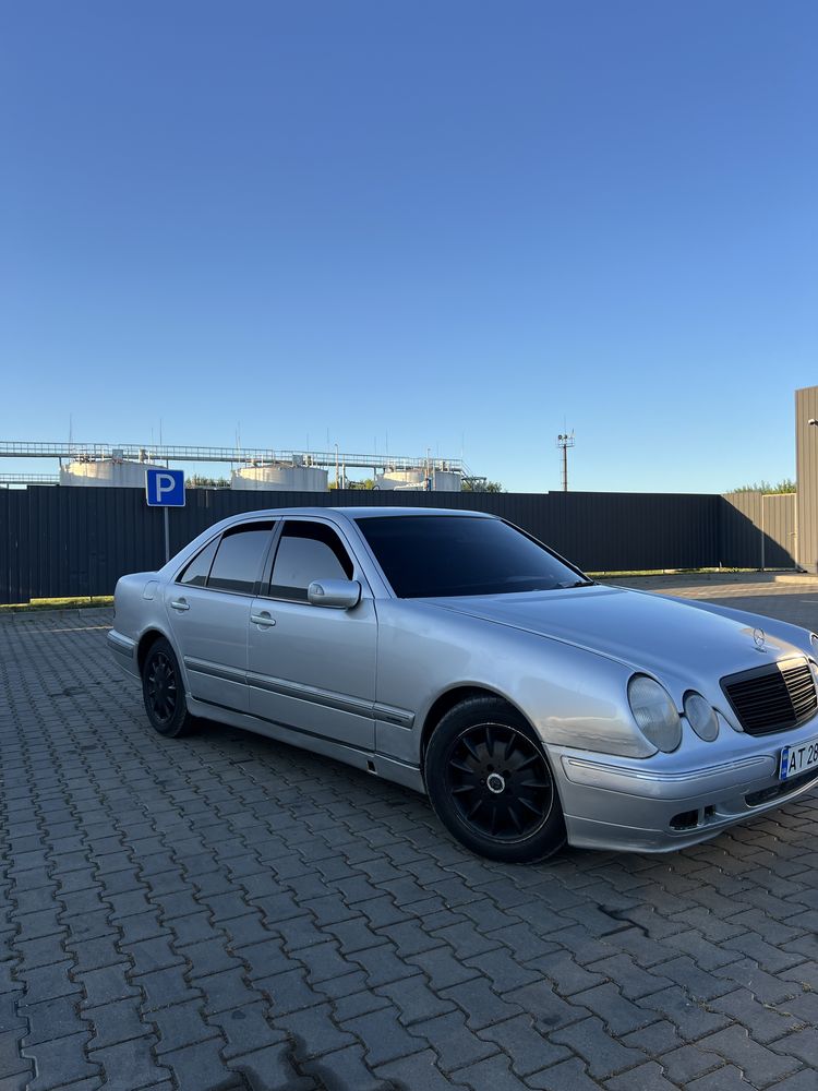 В продажі: Mercedes Benz W210 2.0 Бензин, Механіка 6-ст. (2000 рік)
