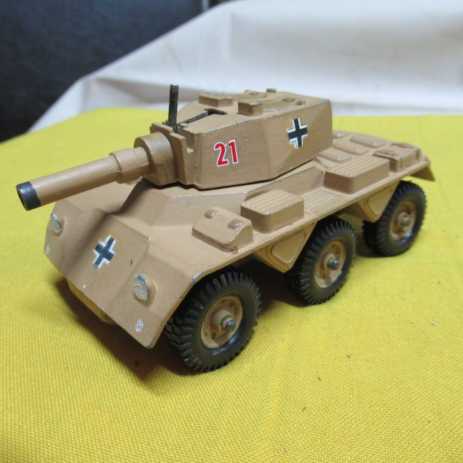 113)carro  combate alemão 1939/45 Norte Africa C/12cm em metal