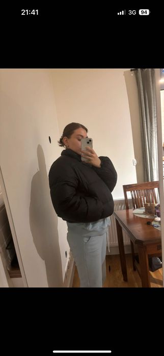 Czarna kurtka zimowa damska