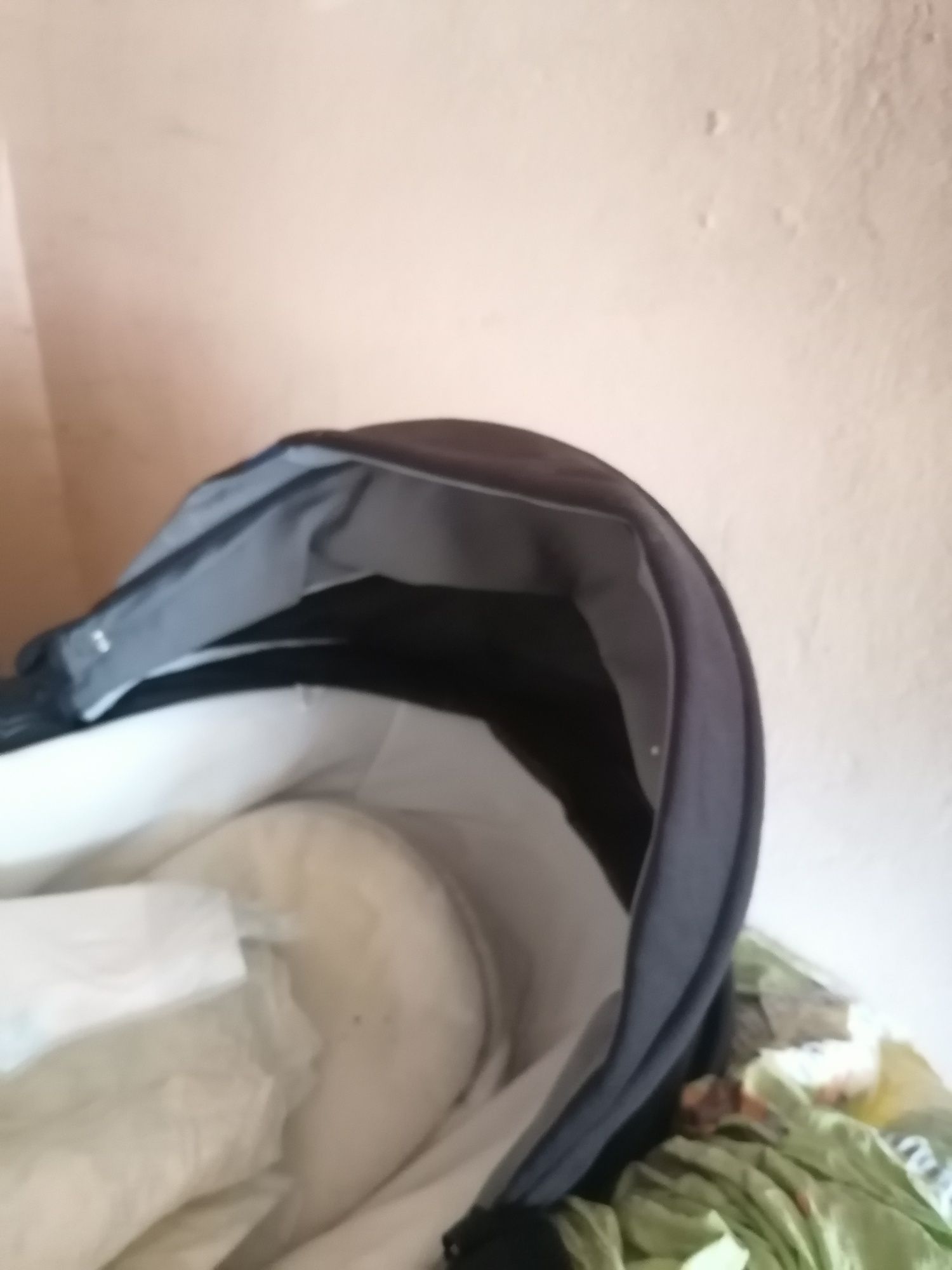 Łóżeczko Chicco do auta, gondola, bobas jedzie i śpi na leżąco,Polecam