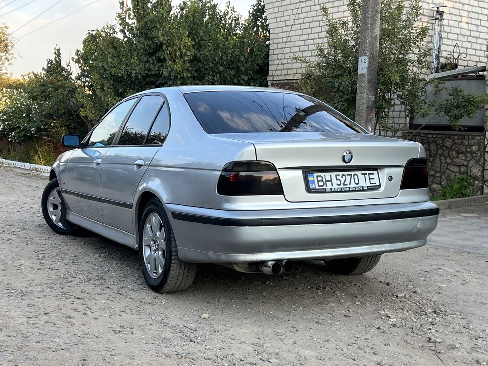 Продам BMW e39, M54 3.0 2001 год Механика
