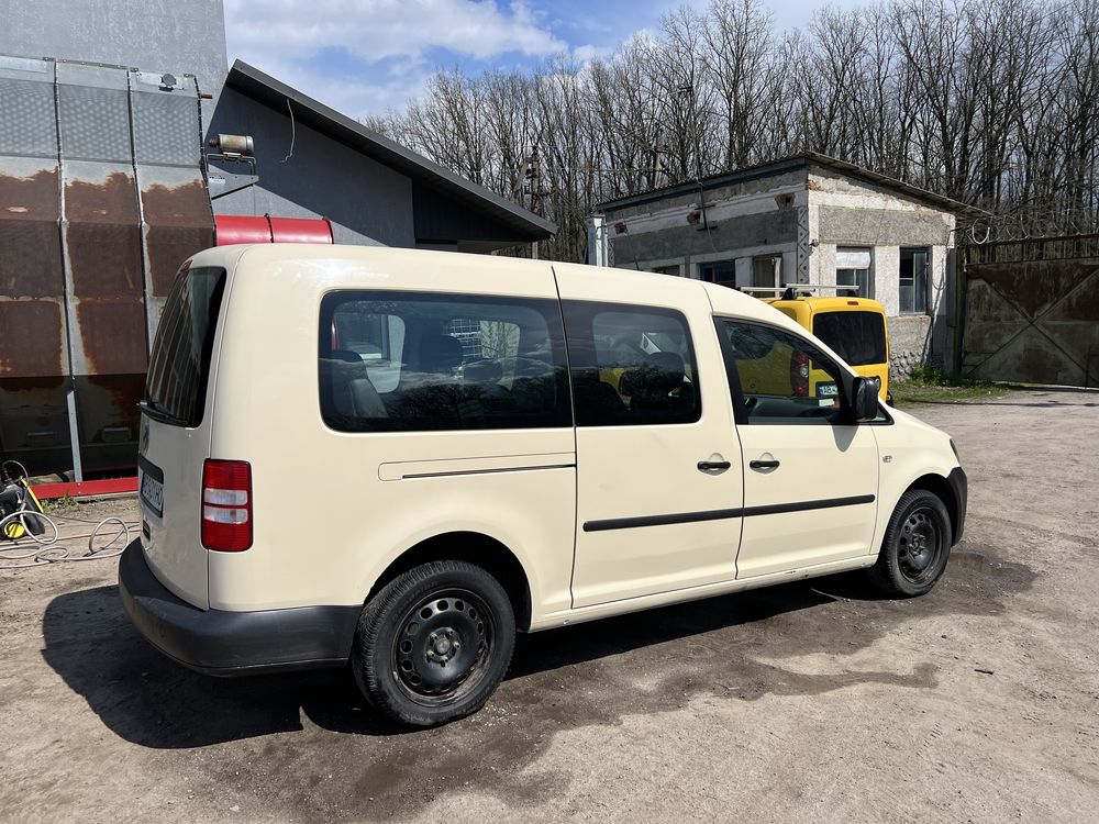 Volkswagen Caddy Maxi база. Газ/бензин
