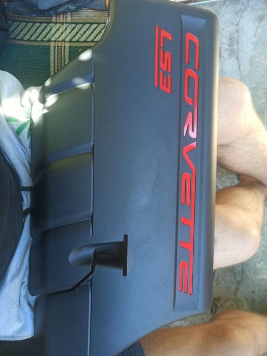 Крышка на двигатель на карвет