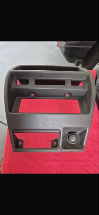 Grelha central Nissan Terrano II