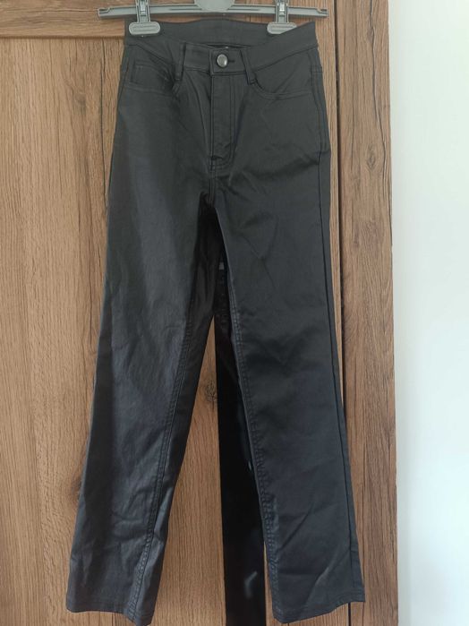 Skórzane czarne spodnie ( nie rurki ) Calzedonia XS