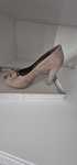 Sapatos bege. Super elegantes.