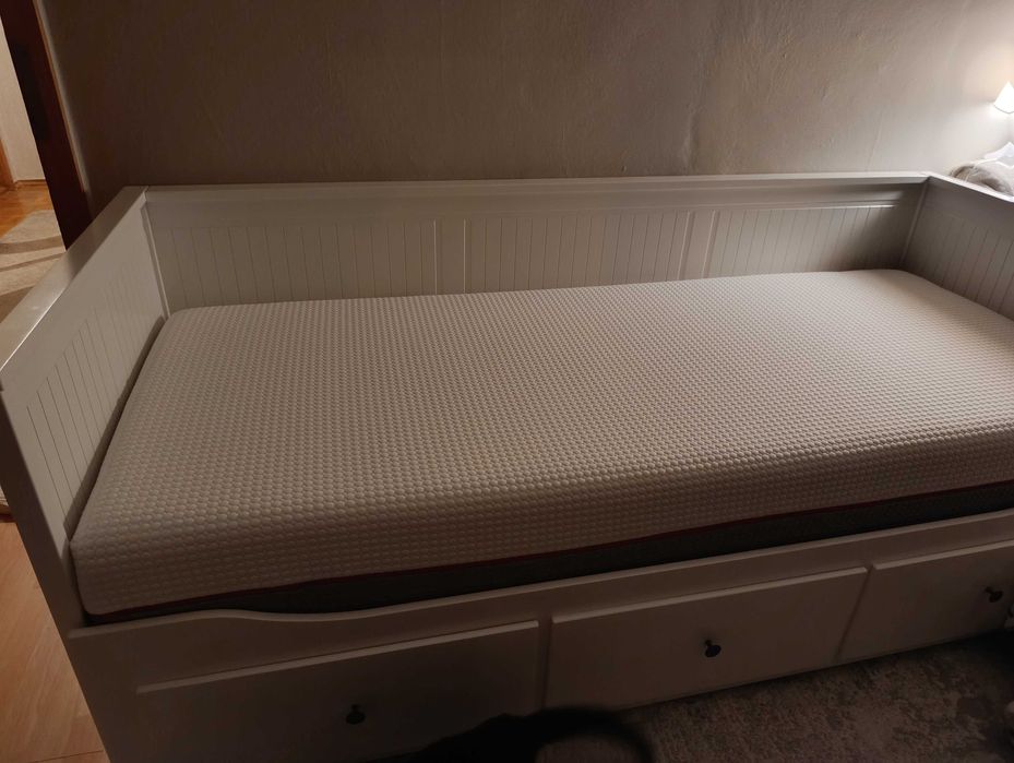 Łóżko Hemnes z materacem Janpol