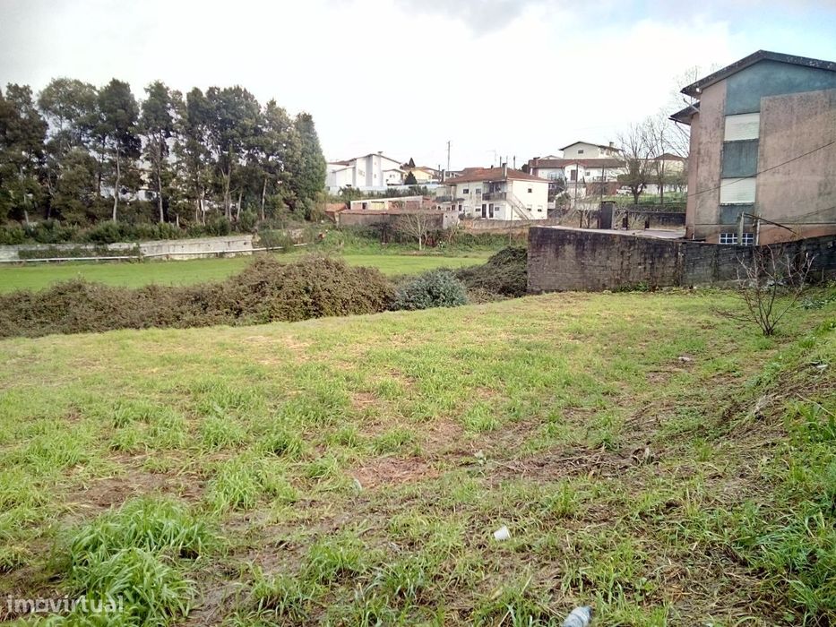 Terreno com 662 m2 para construção em Arrifana