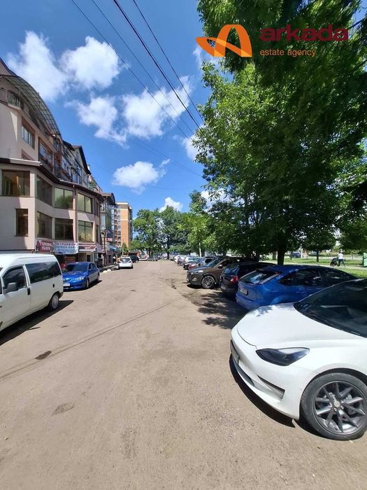 Здається в оренду комерційне фасадне приміщення в м. Калуш 220м2.