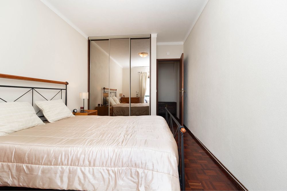 Mobilia de quarto de casal completo