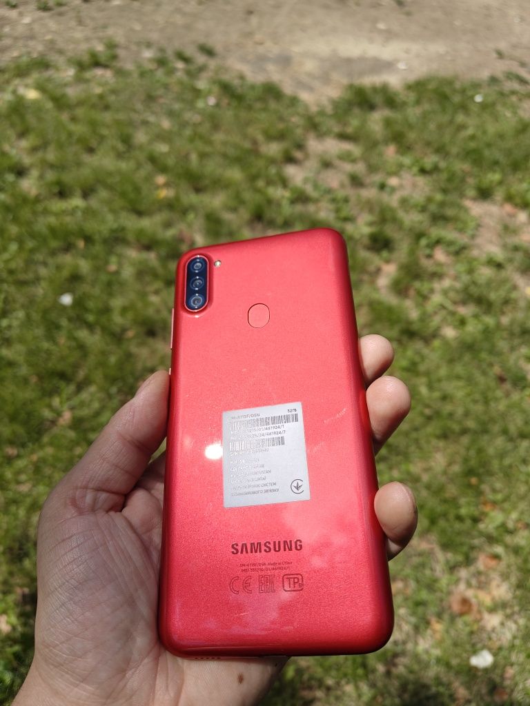 Смартфон Samsung A11 6,4" NFC 2/32Gb