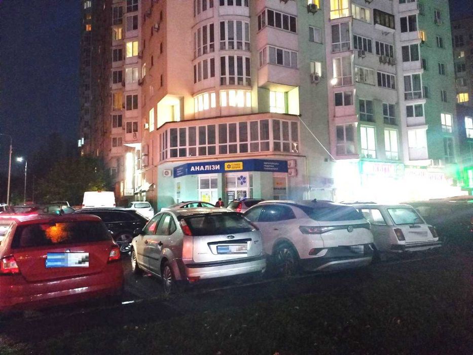 Вишгород Центр Суперфасад н/ф 72кв.м. Активний трафік