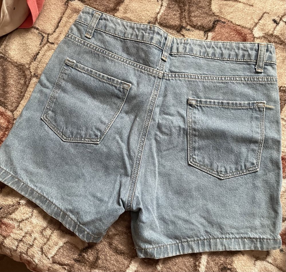Крутецькі джинсові шорти із завищеною талією