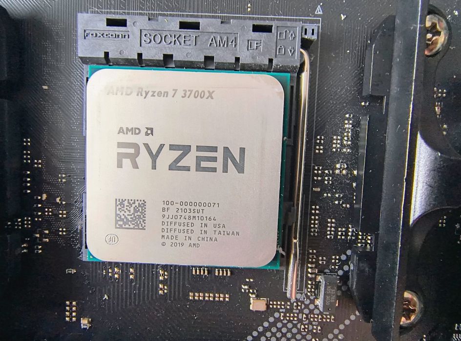 Ryzen 7 3700x + ASUS ROG Strix B550-E Gaming