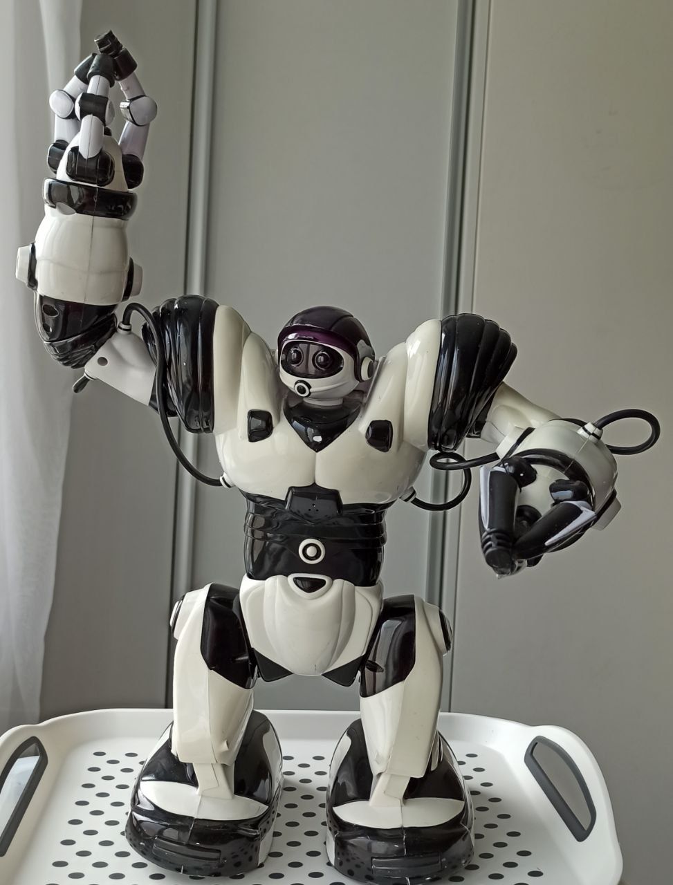 Робот с пультом управления wow wee robosapien. Оригинал