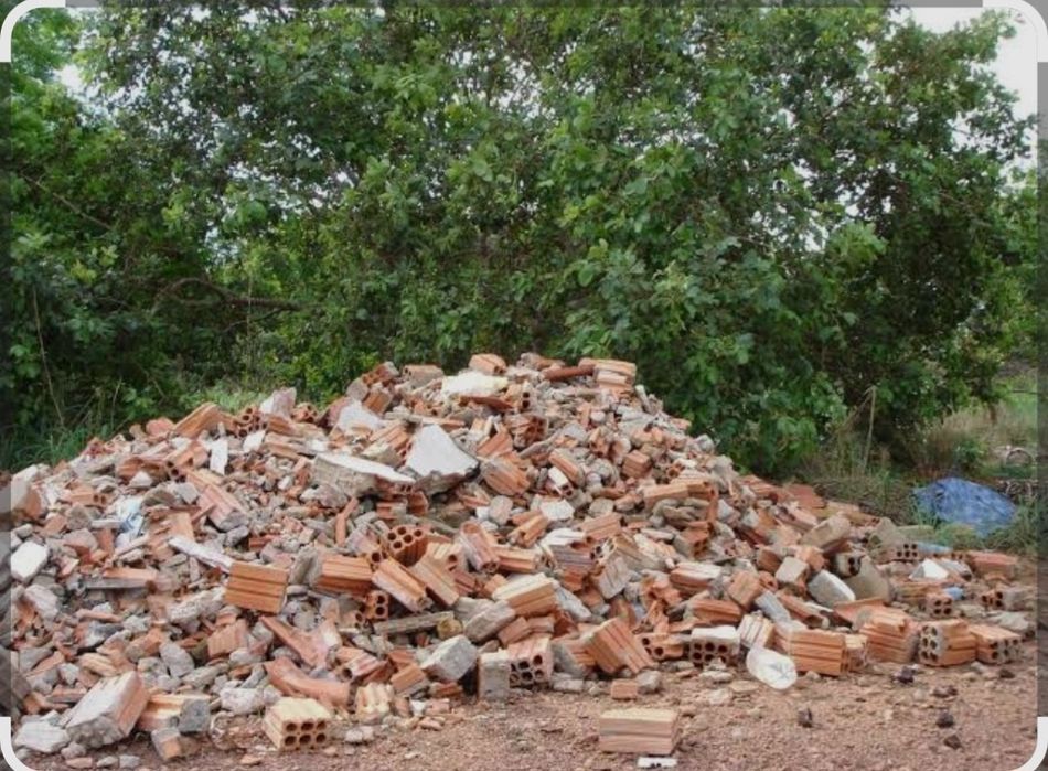 Faço cargas de entulho