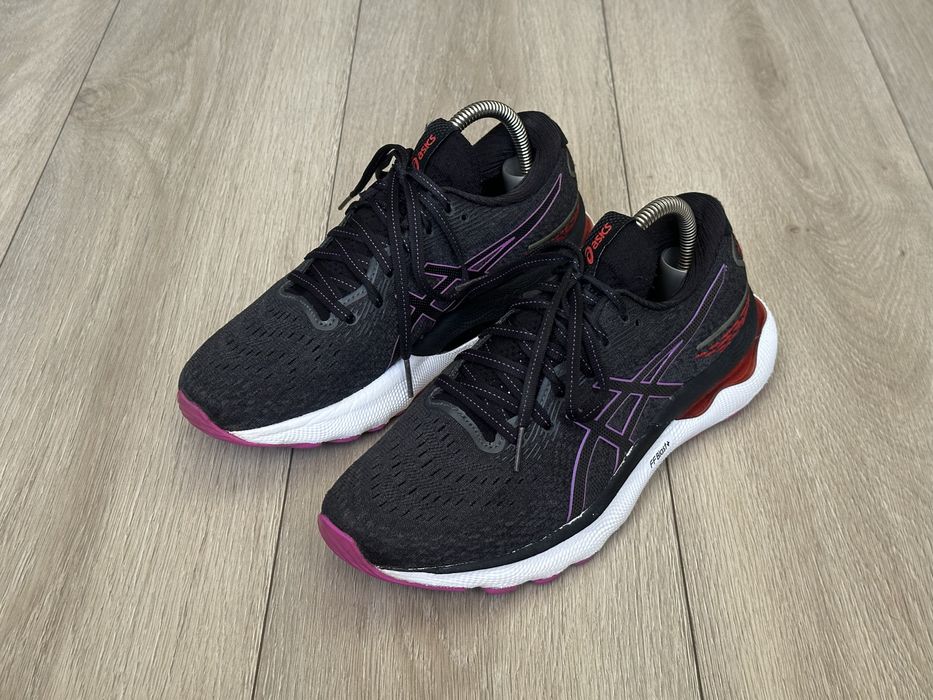 Коосівки asics nimbus 24