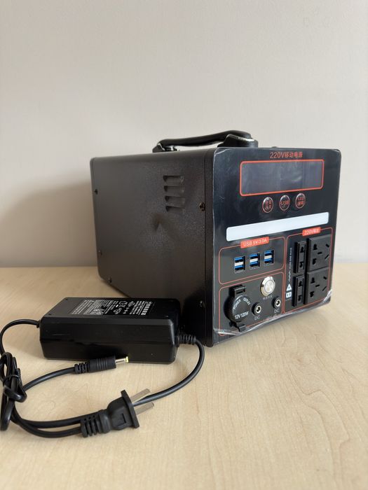 Зарядная станция 2200w- 520000mah з двома підзарядними пристроями.