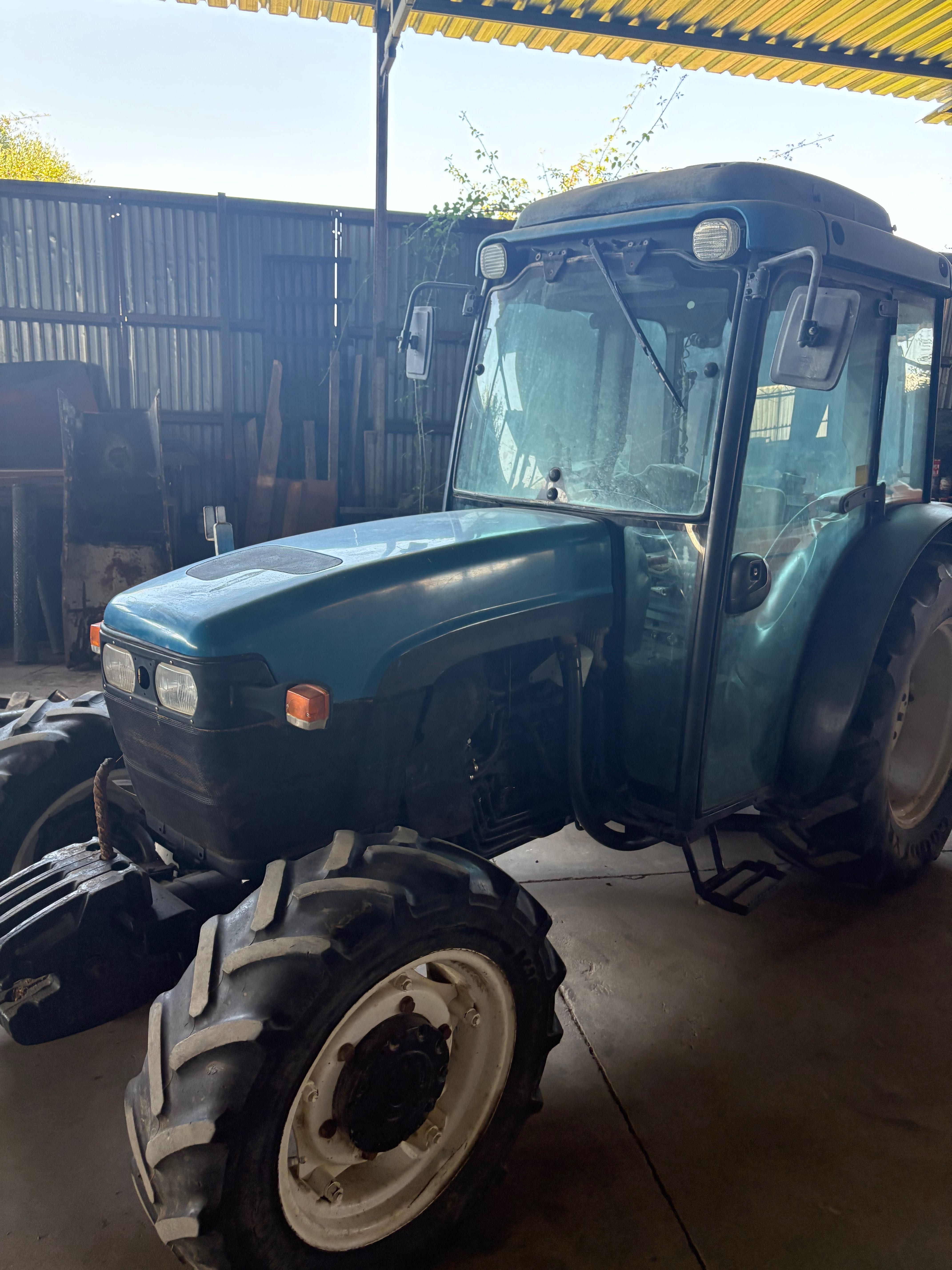 Trator Newholland TN90