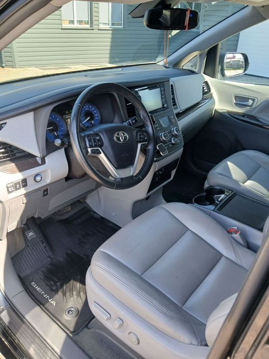 Toyota Sienna 2018р