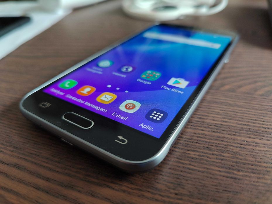 Samsung Galaxy J3 2016 SM-J320FN 8GB
