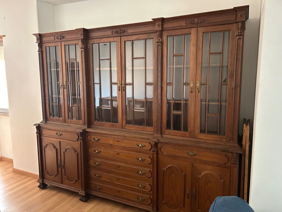 Móvel em madeira para sala