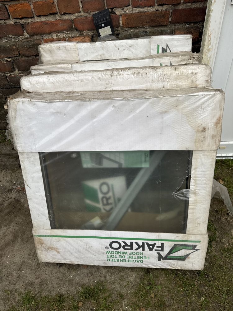 3x nowe okno dachowe 78x78 Fakro (nowe zapakowane, porzadne)