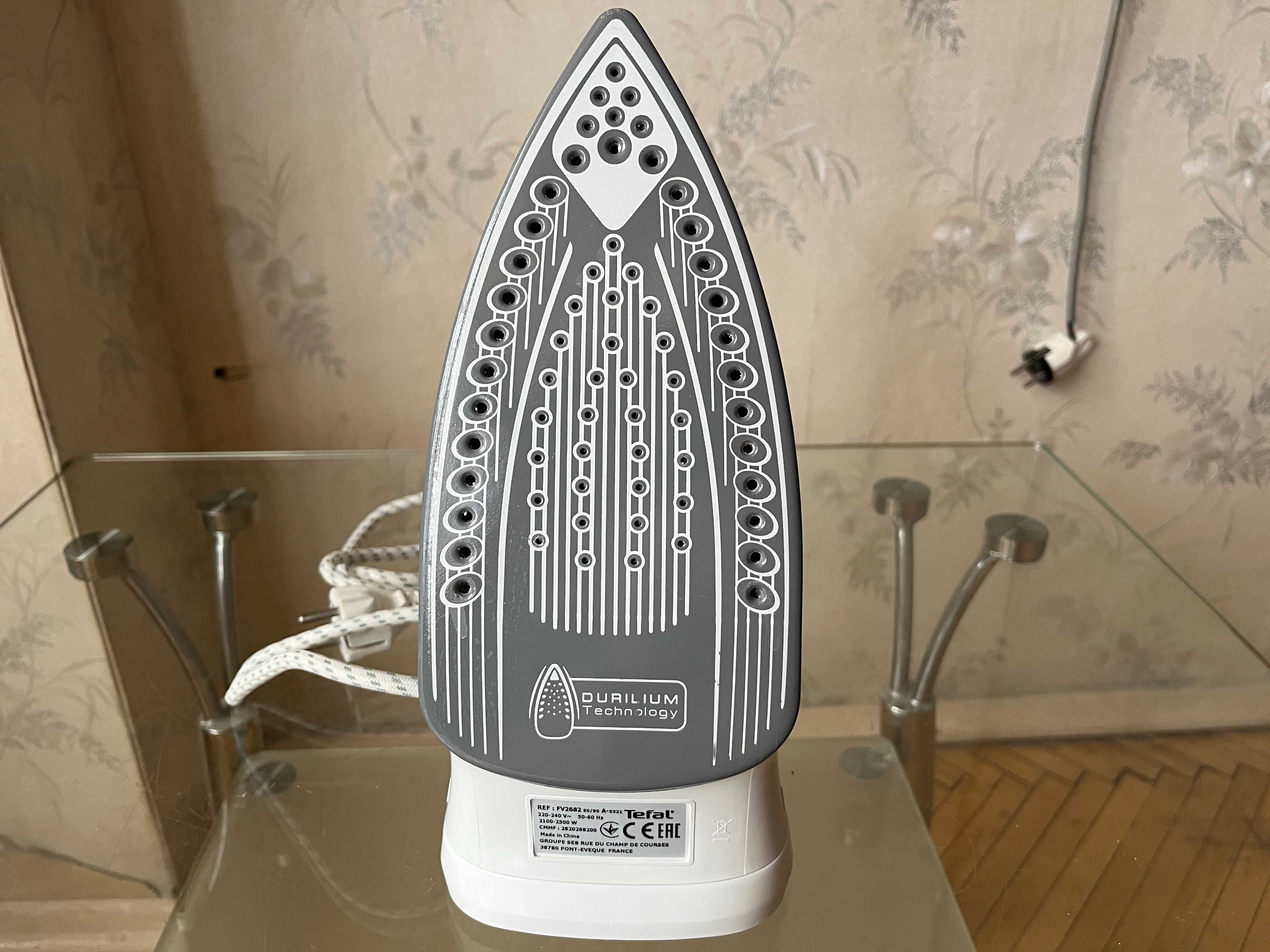Утюг Tefal Comfort Glide FV 2682