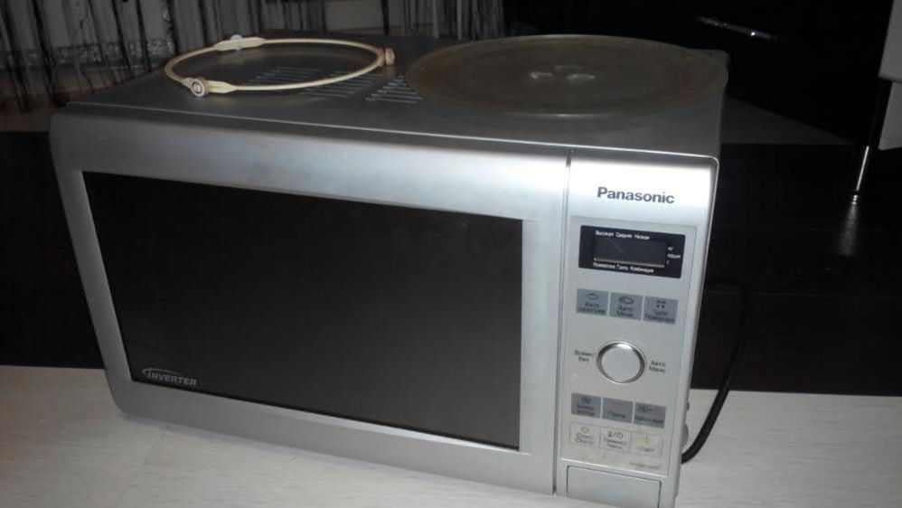 Микроволновка Panasonic NN-GD366M НЕРАБОЧАЯ.