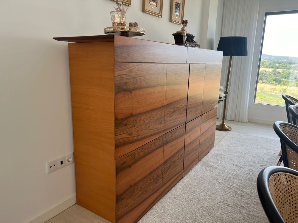 Mesa de jantar e aparador moderno