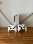 [Xbox] Konsola Xbox Series S + 2 Pady Series