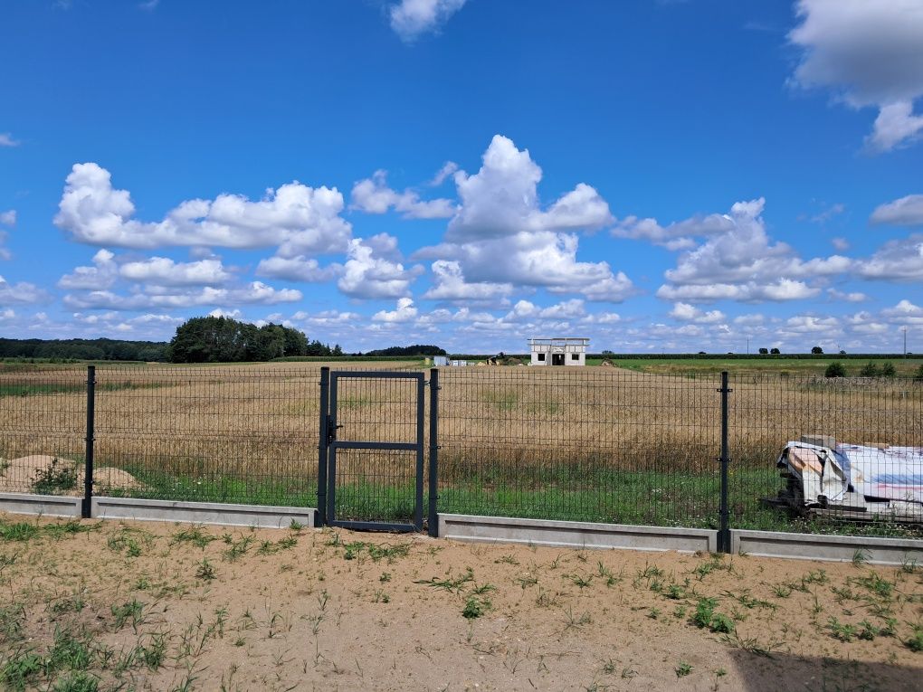 Działka z warunkami zabudowy ponad 13 ar