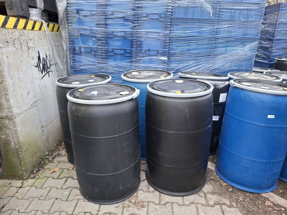 Beczki plastikowe 200l zamykane na klamre#szerokie otwarcie# czysta