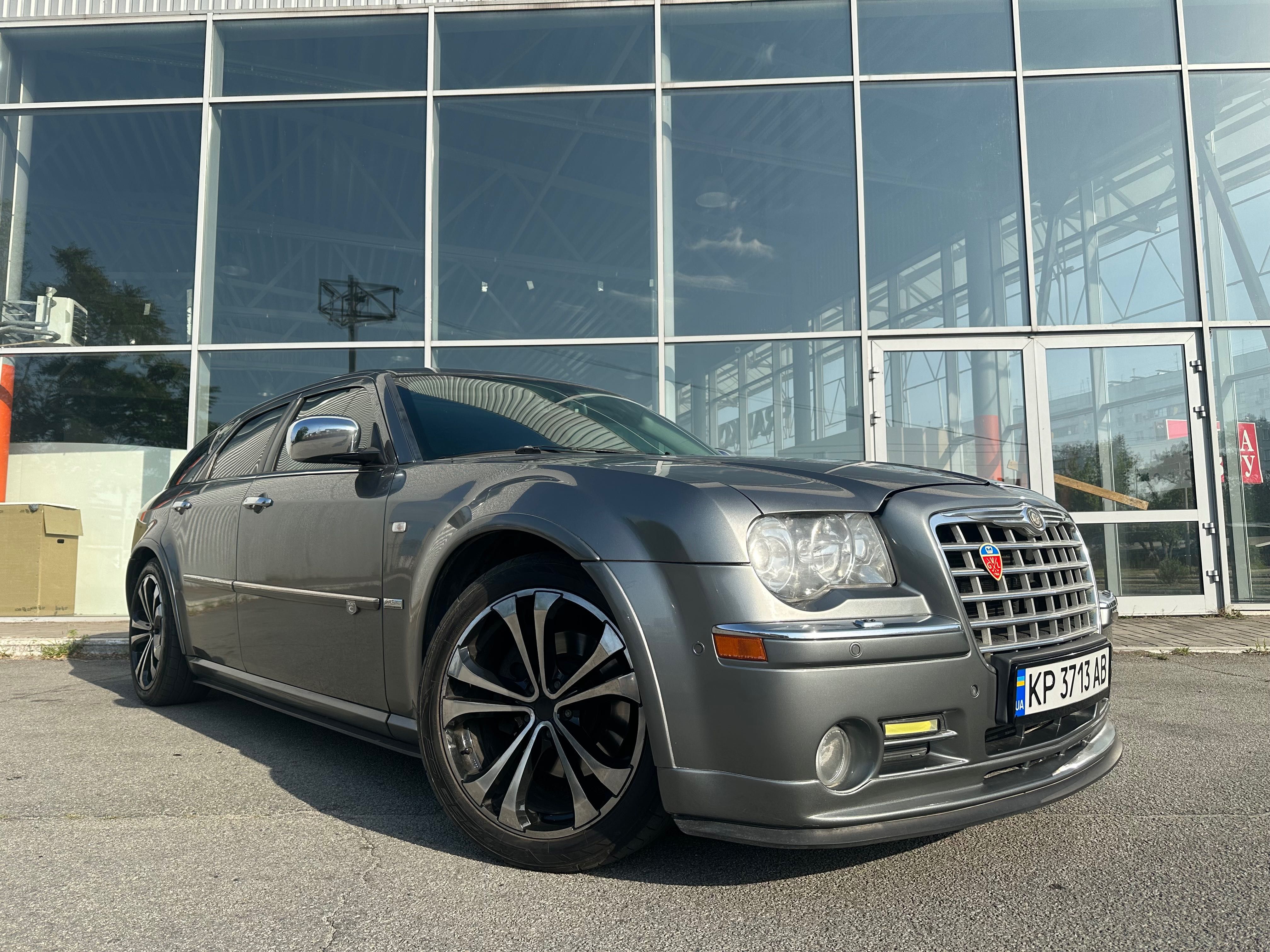 Chrysler 300C Универсал. Signature series.