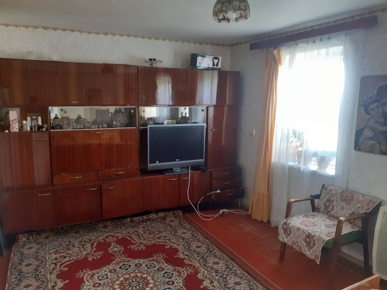 Продам дім ,район дружби гали