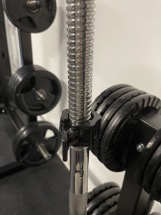 Zestaw talerze żeliwne + 2 sztangi, hantle i stojak 140kg