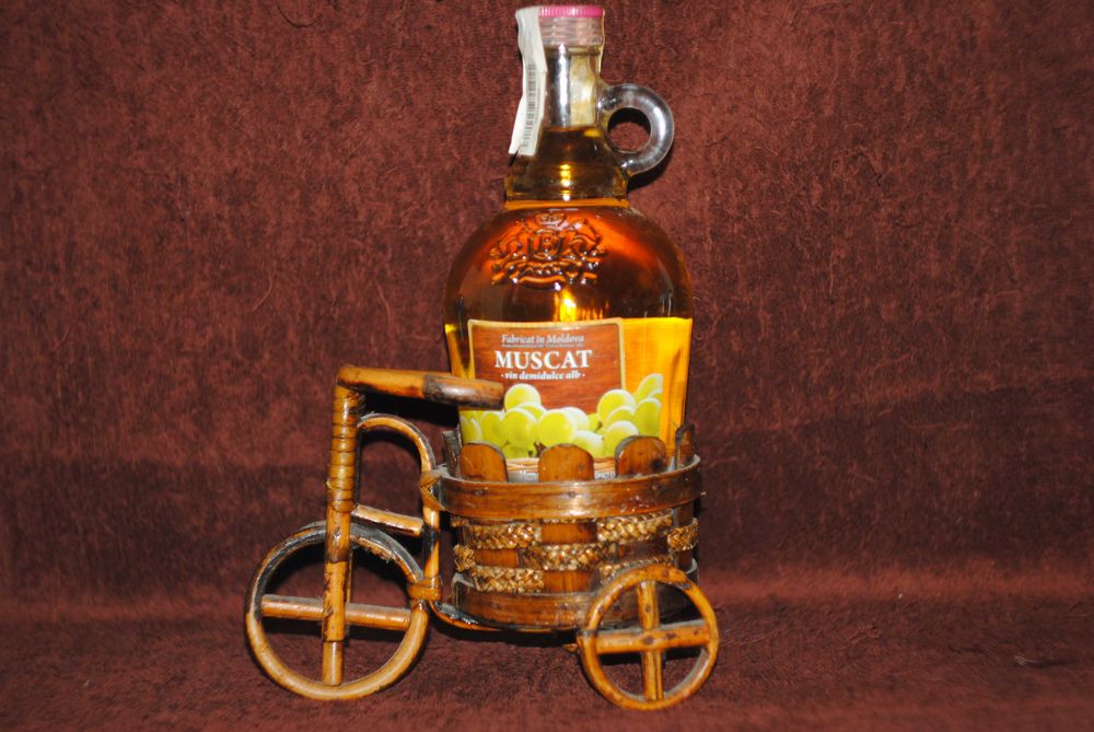 Деревянная подставка для вина, шампанского и прочих напитков